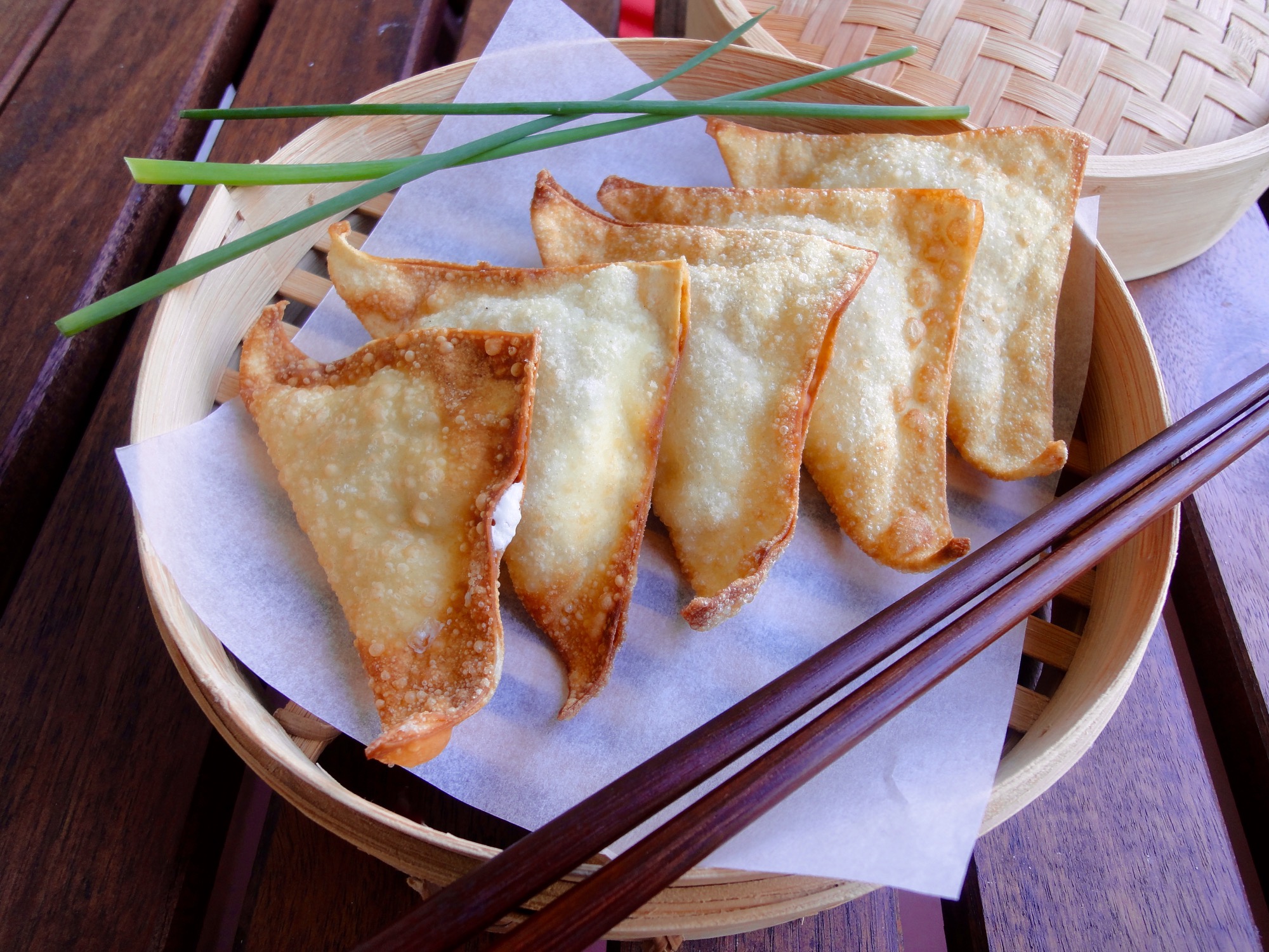 Jalapeño Cream Cheese Wontons
