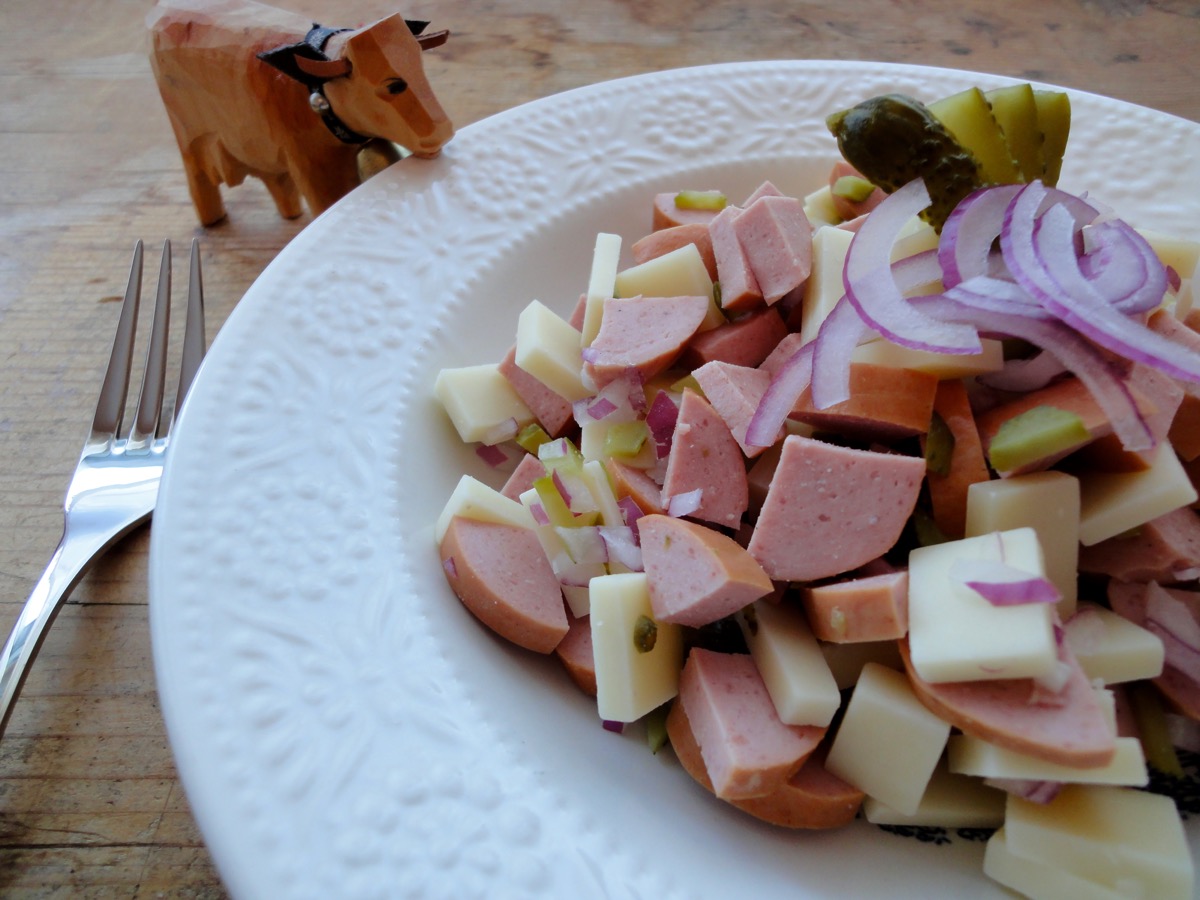 Before the dressing. Moo the cow is watching patiently.